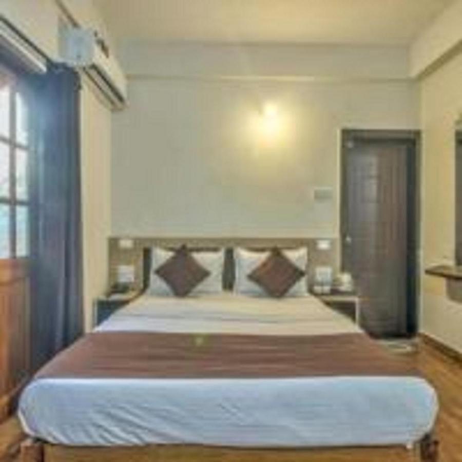 Baga Beach Paradise Hotel Exterior photo