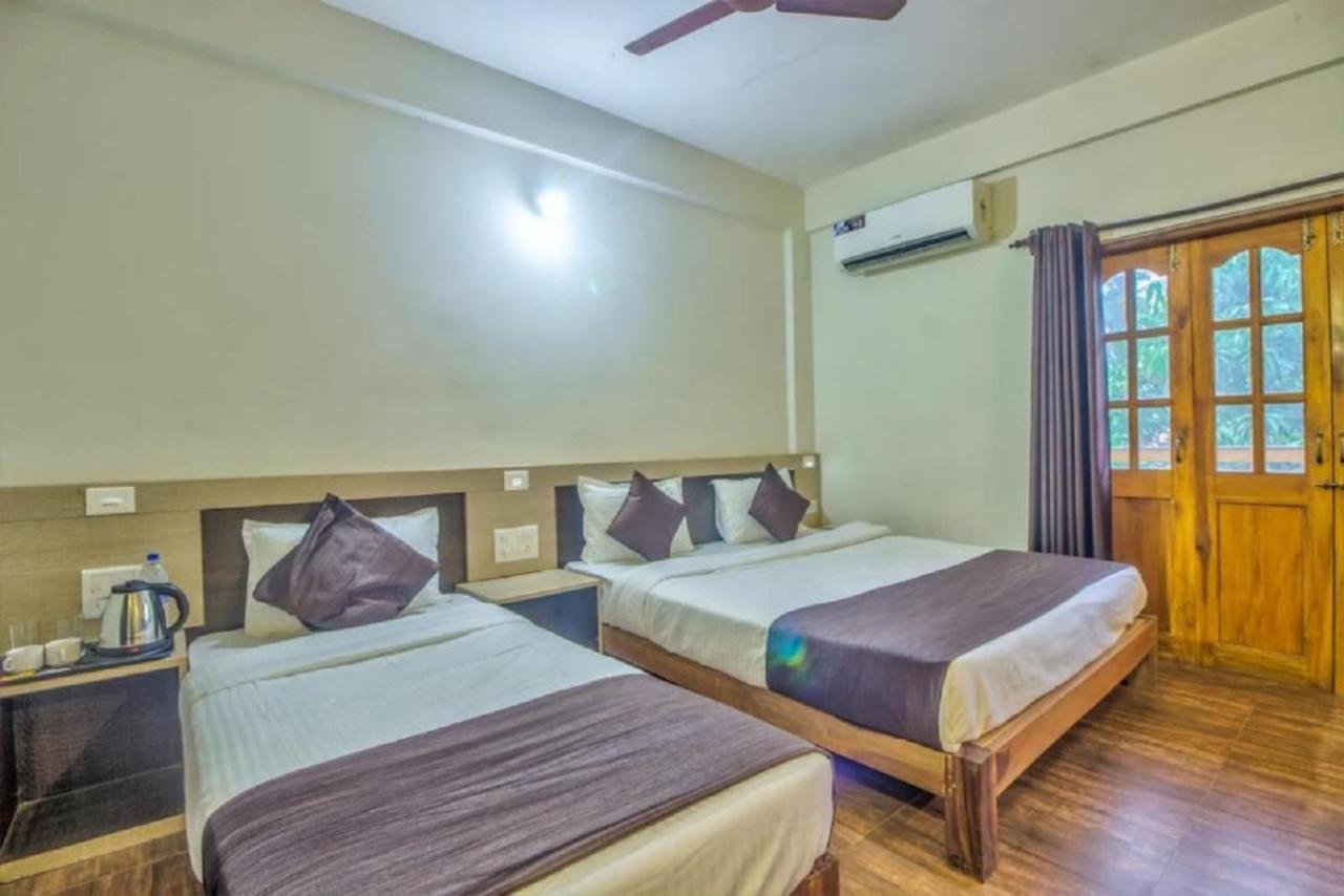 Baga Beach Paradise Hotel Exterior photo